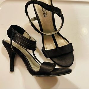 Reaction Kenneth Cole shoes | Black Strappy Sandal heals | Color: Black | Size:8